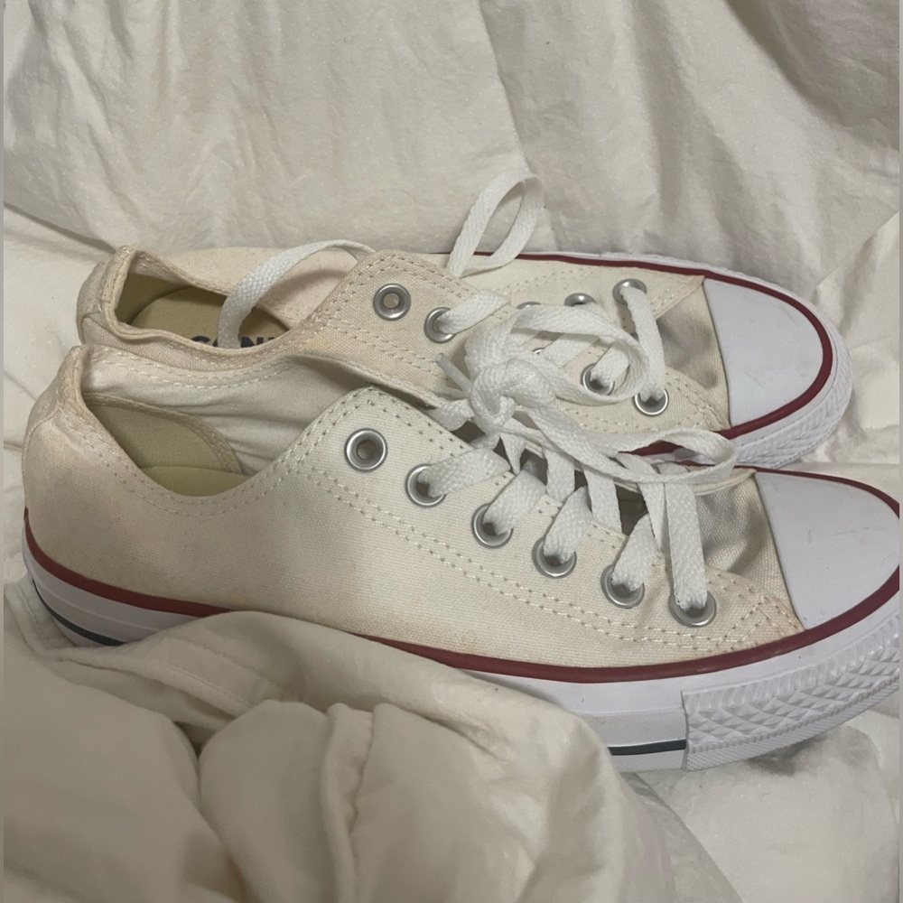 Women's Converse size 6.5